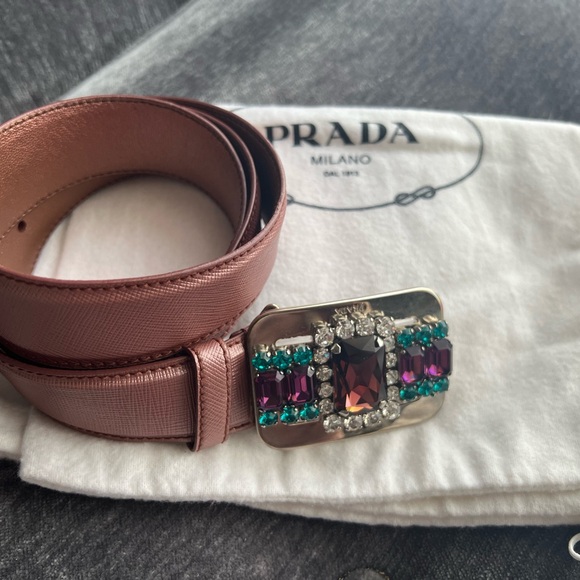 Auth. PRADA metallic dust pink leather belt with stone buckle, new without tags - Picture 3 of 13